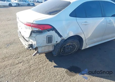 2020 Toyota Corolla Le z USA, uszkodzony, nr VIN JTDEPRAE0LJ005522